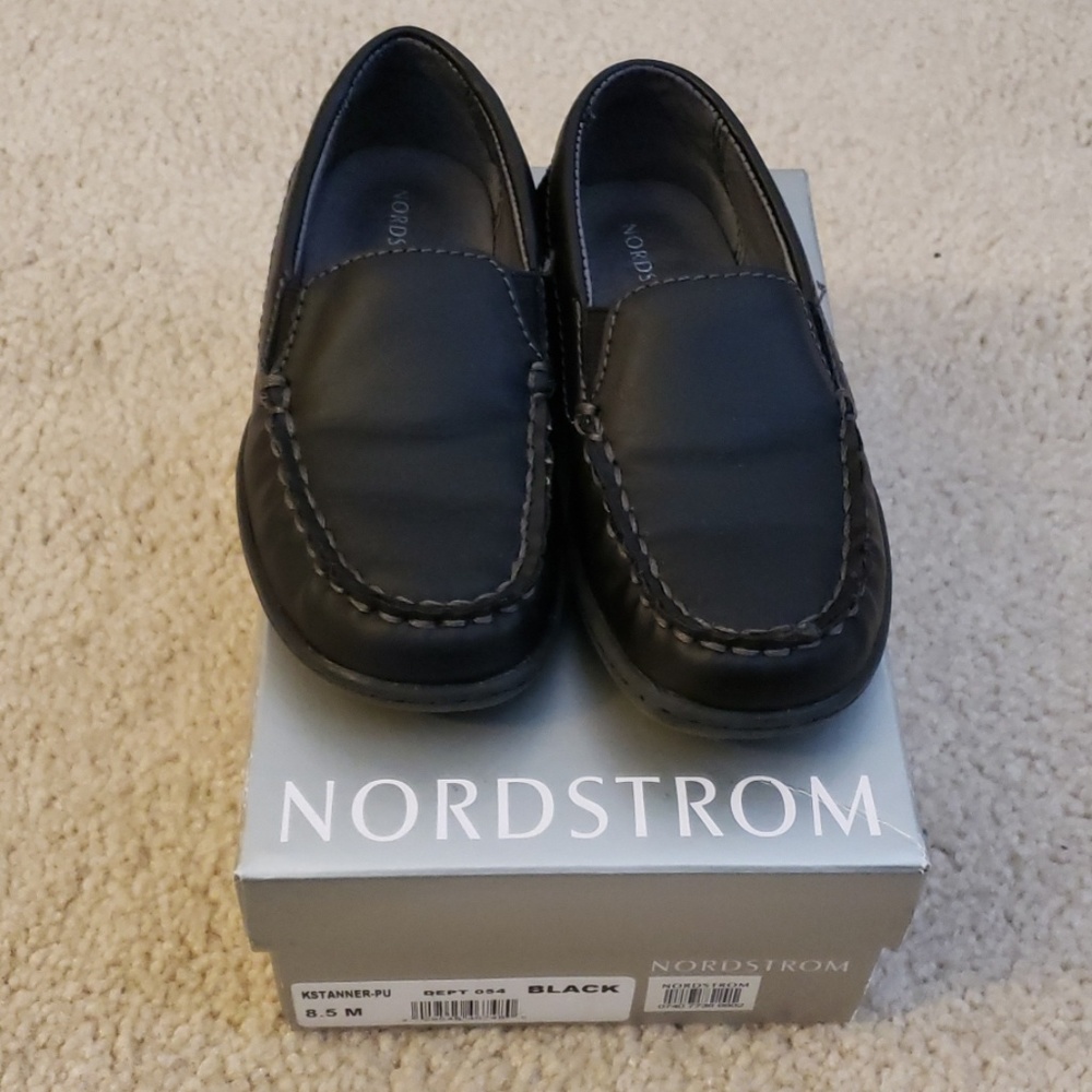 Nordstrom toddler black loafer